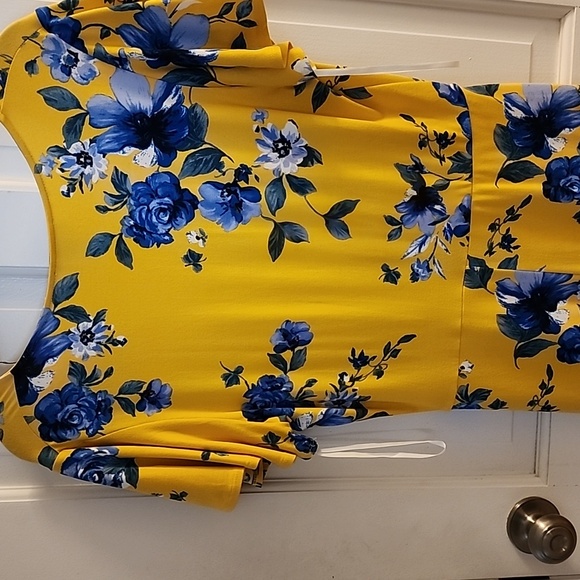 Bebe High Low Dress in Yellow and Blue Floral - Picture 7 of 8